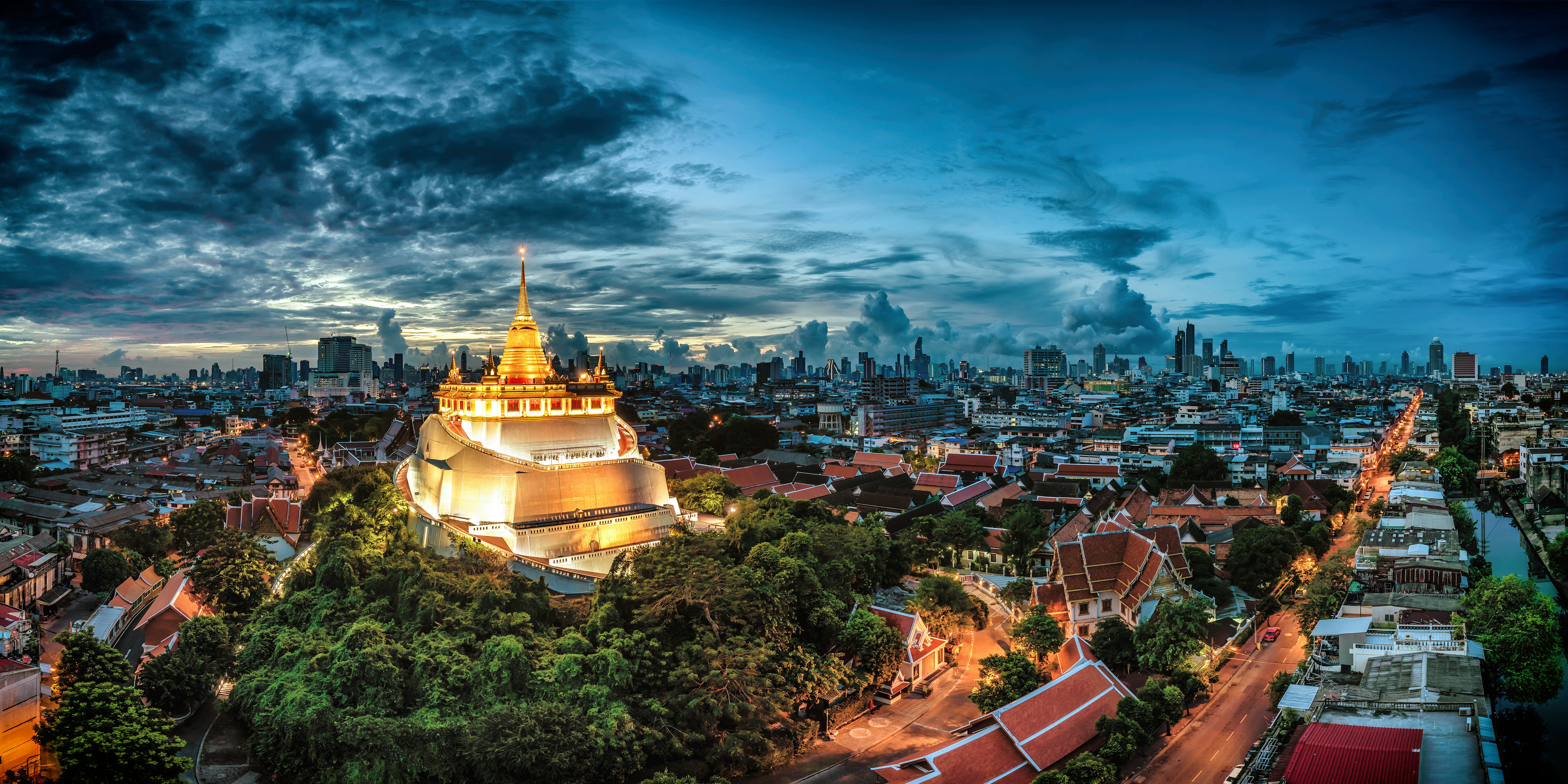 Wat Saket, The Golden Mount Temple, Bangkok, Thailand.