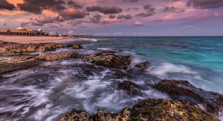 Vamos a la Playa at sunset.