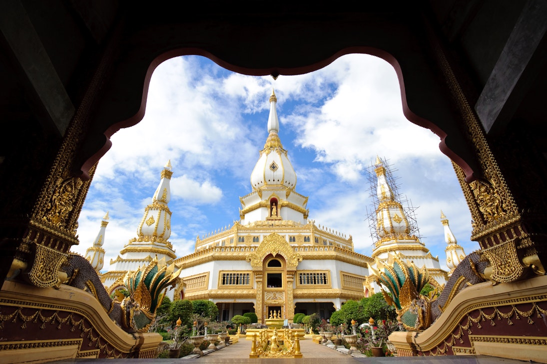 Phra Maha Chedi Chai Mongkol located on the premises of Wat Pha Namthip Thep Prasit Vararam, Roi Et, Thailand.