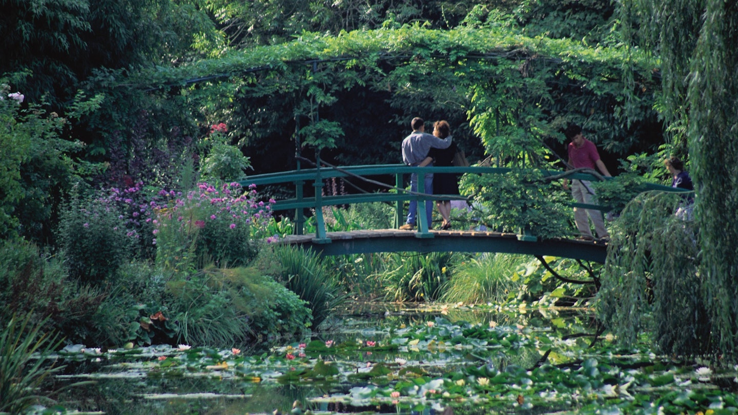 521911032.French, landscape architecture, three people, Caucasian ethnicity, footbridge, ornamental garden, male, pond, Giverny, Claude Monet
521911032
Getty, RFE, French, footbridge, male, pond, Giverny, Caucasian ethnicity, Claude Monet, landscape architecture, ornamental garden, three people, Flower, Garden, Land, Nature, Outdoors, Person, Pond, Tree, Vegetation, Water