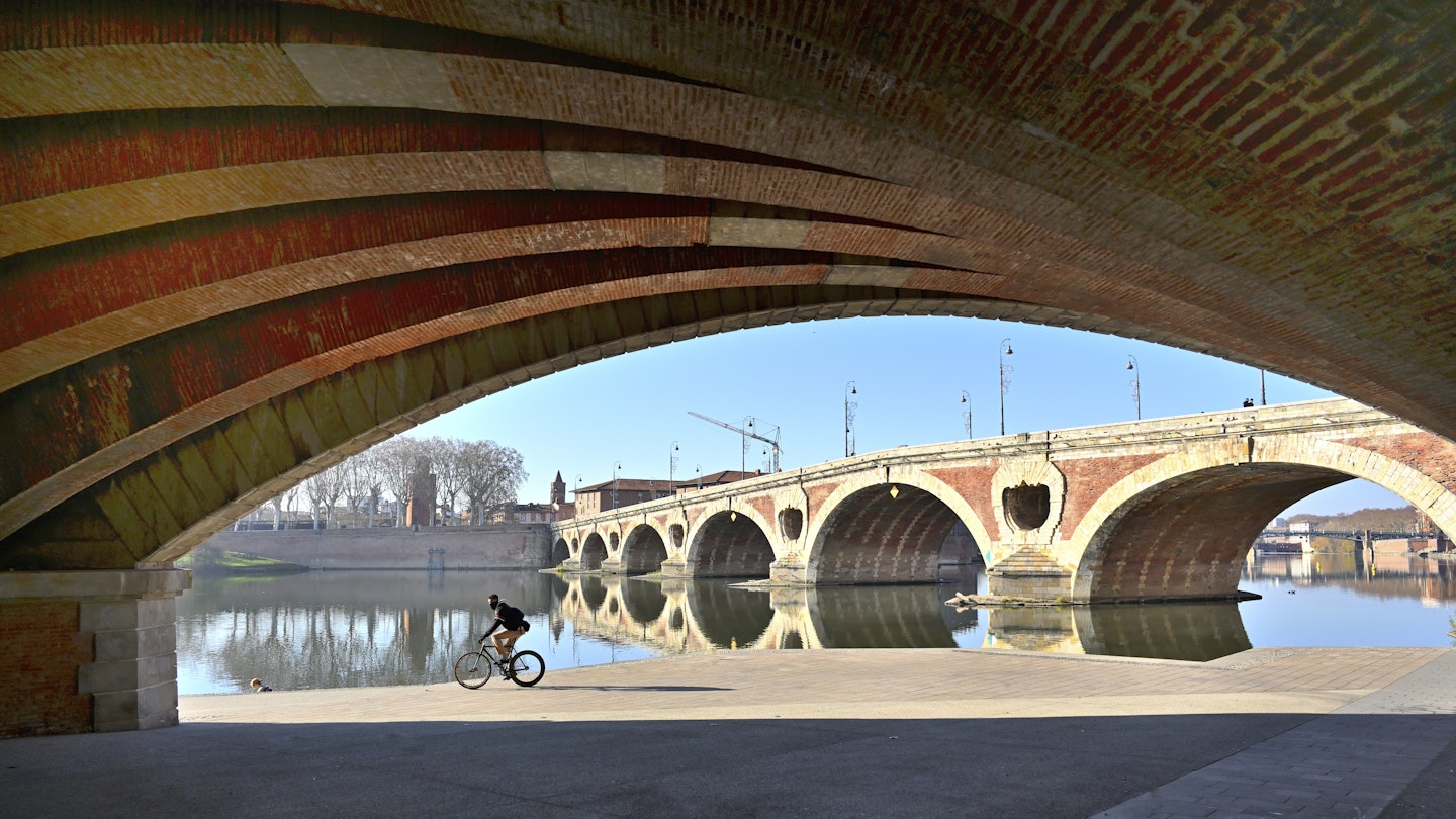 2016815624
ground, historic, man made structure, office building, skyline, urban scene, photograph, bridge
Toulouse is a large city in southwestern France and the capital of the Haute-Garonne province in the southern region of Midi-Pyrenees. It is the fourth largest city in France. The urban architecture of Toulouse has always retained the character of rose-red brick. There are many historic sites. The city is the headquarters of Airbus. Ranked 274th on the list of Top 500 Global Cities in 2019.
Toulouse is a large city in southwestern France and the capital of the Haute-Garonne province in the southern region of Midi-Pyrenees. It is the fourth largest city in France. The urban architecture of Toulouse has always retained the character of rose-red brick. There are many historic sites. The city is the headquarters of Airbus. Ranked 274th on the list of Top 500 Global Cities in 2019.